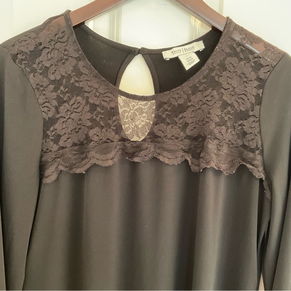 White House Black Market Lace Yoke Dressy Top - Size Large - Black - Picture 6 of 10